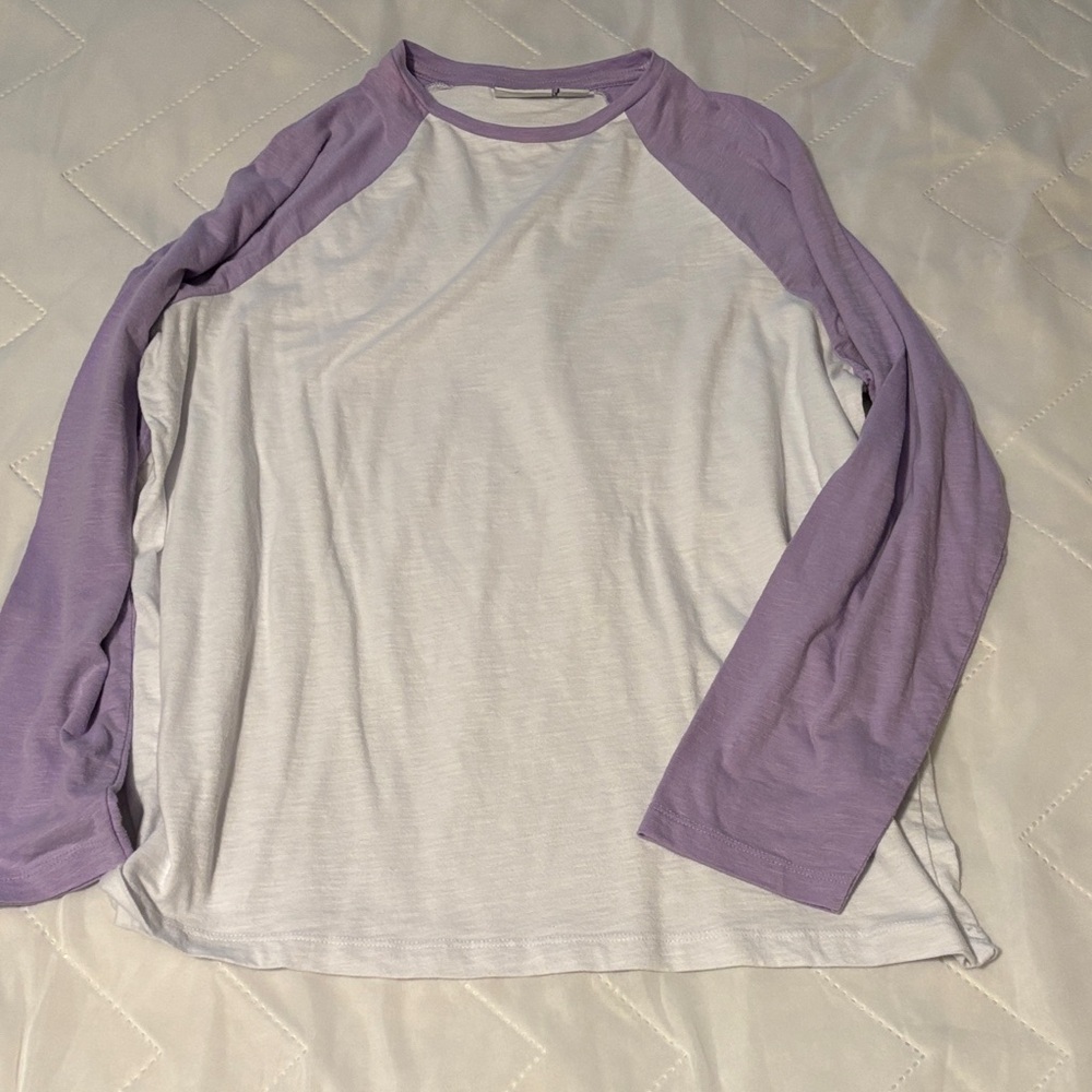 Noisy May Lavender and White Top
